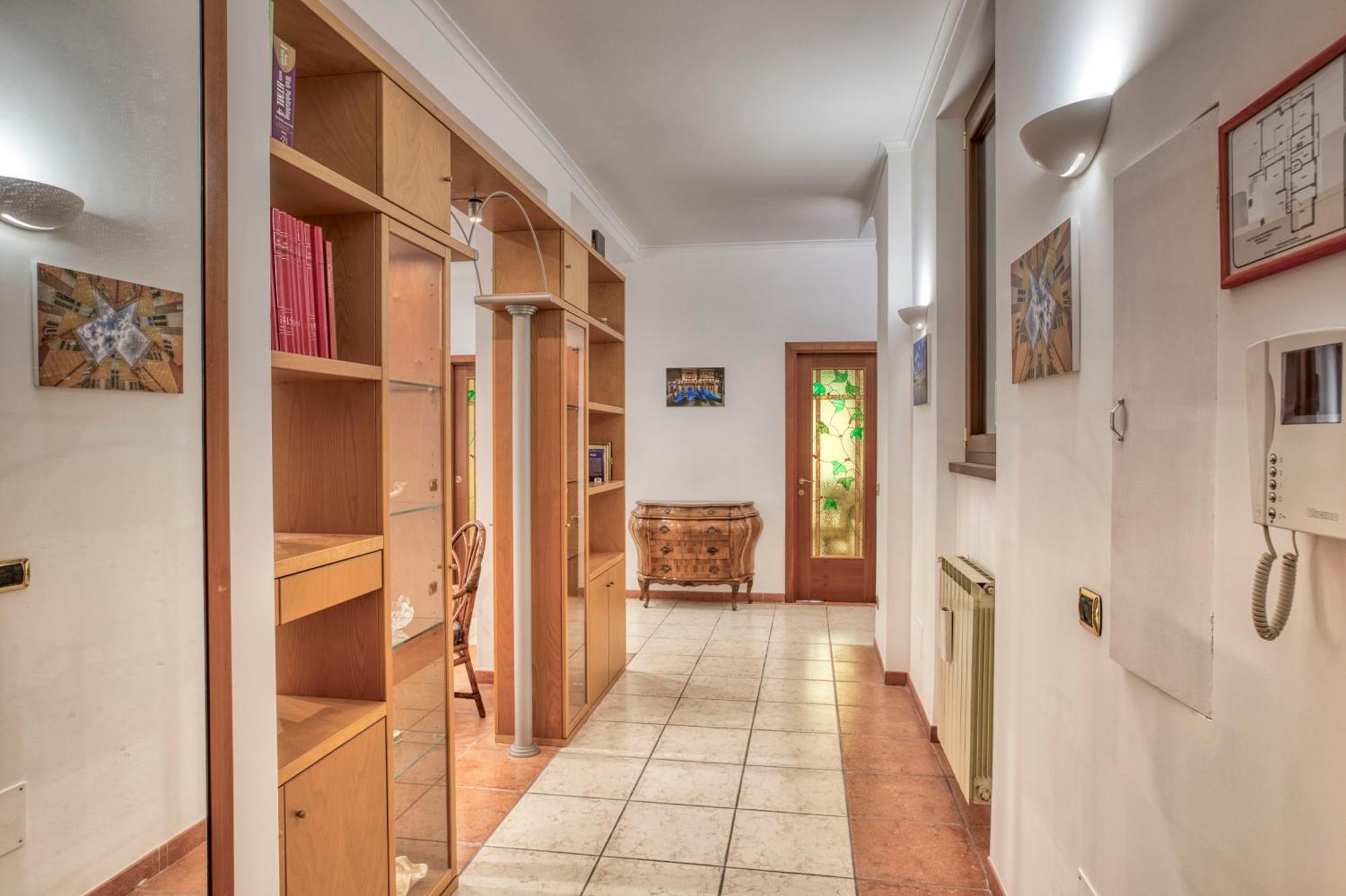 Dimora Savorelli, Ampio Zona Vaticano